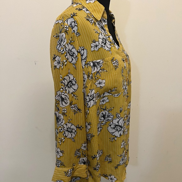 By & By Mustard Yellow Floral Button Front Blouse Size L - Picture 5 of 8